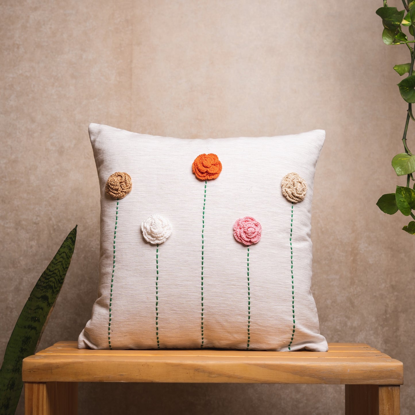 Crochet roses cushion cover - Ivory