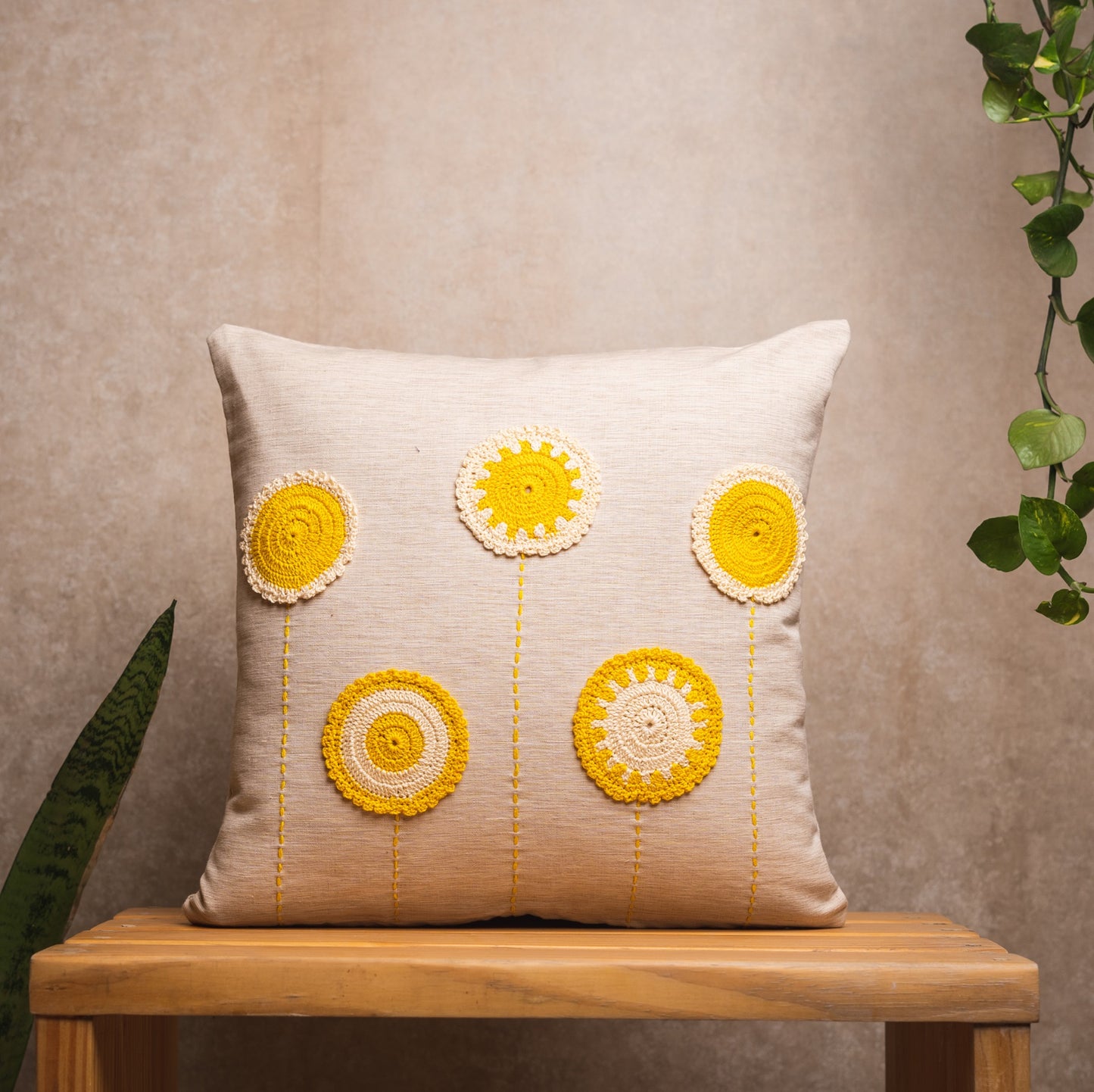 Crochet circles cushion cover - Beige